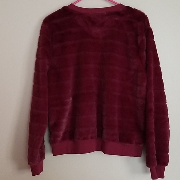 Burgundy faux fur sweater - Picture 2 of 7
